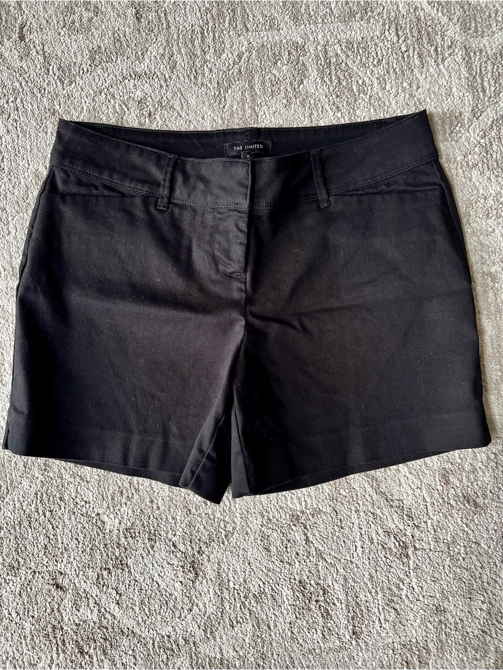 ⭐️The Limited Black Tailored Dress Shorts Size 8